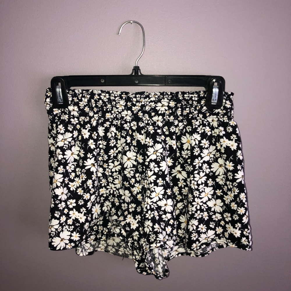 Flower print loose shorts